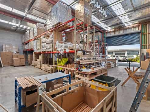 Functional office/warehouse in prime Wairau Valley