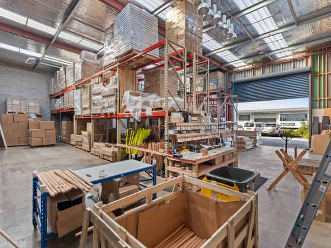 Functional office/warehouse in prime Wairau Valley