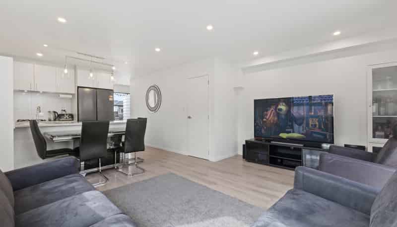 83 Thomas Road, Flat Bush