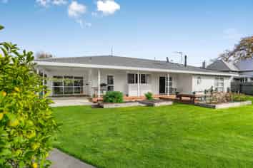 15 Wood Street, Greytown