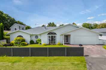 15 Wood Street, Greytown
