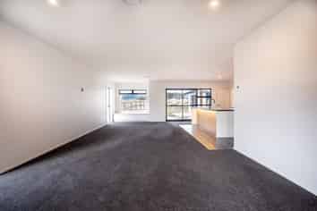 44 Sardinia Grove, Fitzherbert