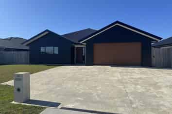 44 Sardinia Grove, Fitzherbert