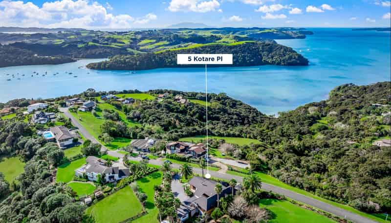 5 Kotare Place, Sandspit