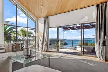 5 Kotare Place, Sandspit