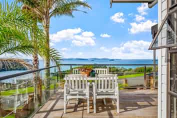 5 Kotare Place, Sandspit
