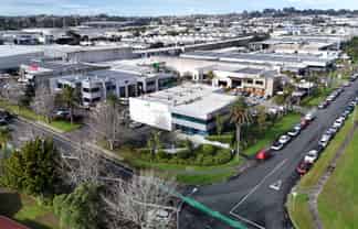 PRIME CORNER EXPOSURE - 869sqm