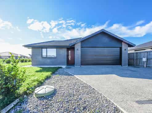 10 Esher Lane, Richmond
