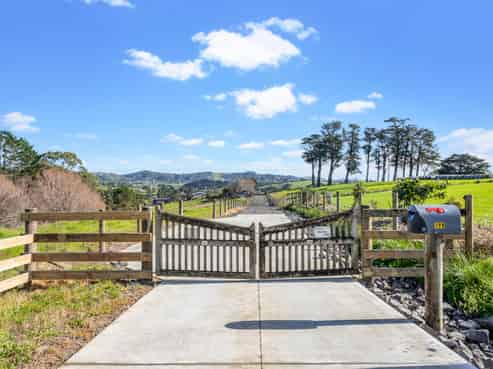 198 Amreins Road, Taupaki