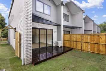 11/63B Owairaka Avenue, Mount Albert
