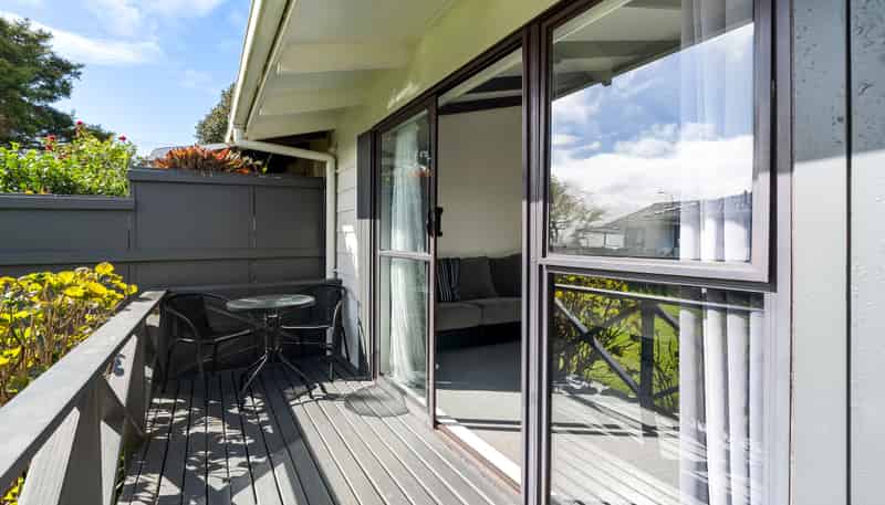 2/56 Henwood Road, Mangere East