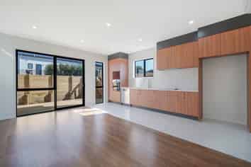 43 Tributary Parade, Karaka