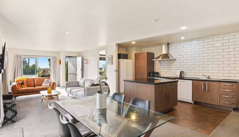 14A Sloane Avenue, Tihiotonga