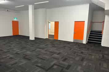 High Profile Warehouse/Showroom