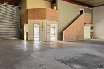 HIGH-STUD WAREHOUSE WITH PRIME ROAD FRONTAGE
