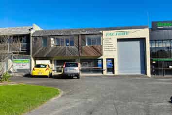 HIGH-STUD WAREHOUSE WITH PRIME ROAD FRONTAGE

