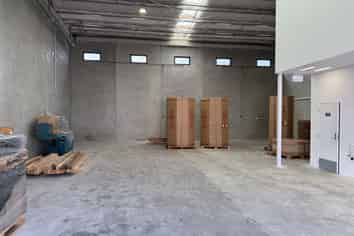 Functional 150sqm Warehouse