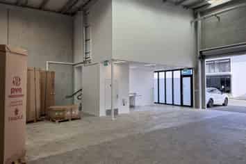 Functional 150sqm Warehouse