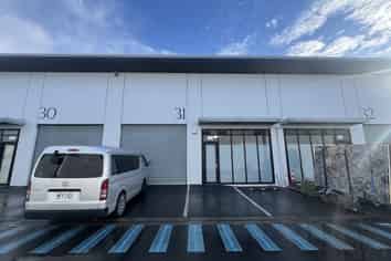 Functional 150sqm Warehouse