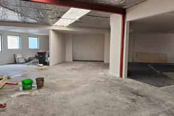 LOW-STUD WAREHOUSE WITH OFFICE
