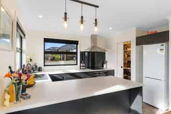 40 Katania Heights, Brightwater