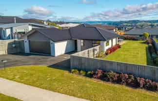 40 Katania Heights, Brightwater