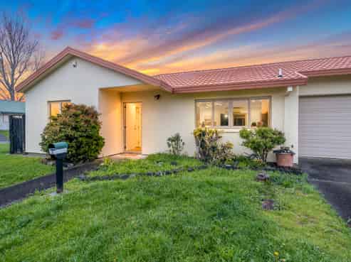 2 Lockington Avenue, Henderson