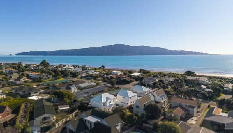 206A & B Manly Street, PARAPARAUMU BEACH