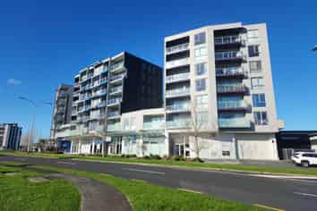 202/25 Don Mckinnon Drive, Albany