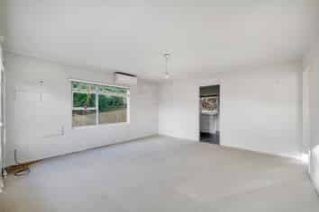 2/17 Emirau Place, Glenfield