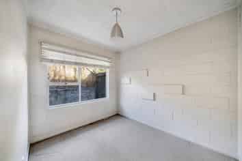 2/17 Emirau Place, Glenfield