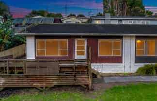 2/17 Emirau Place, Glenfield