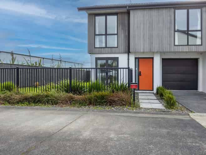 6 Henry Lloyd Place, Millwater