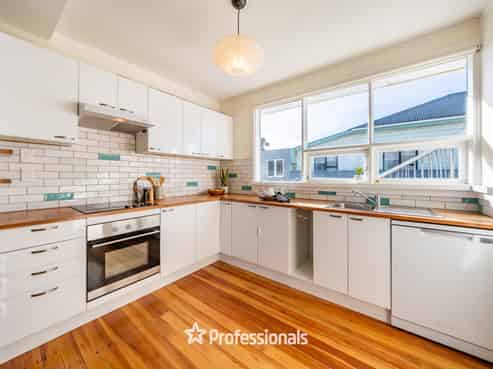2/1 Aurora Street, Petone