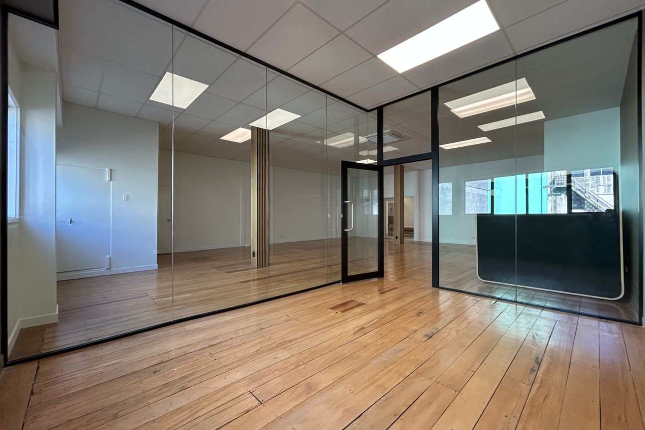 Stylish Office Suite in Character Building - Ansicht 5