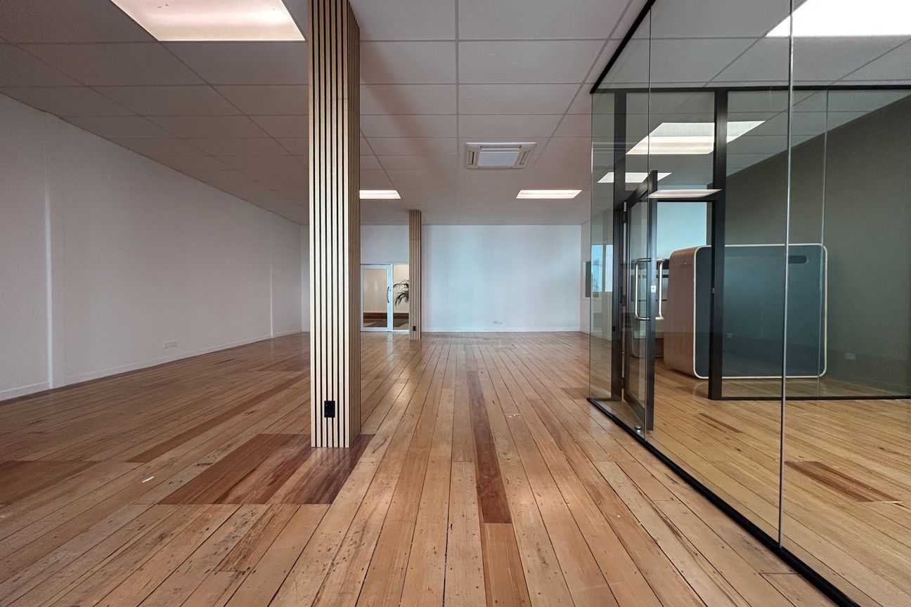 Stylish Office Suite in Character Building - Ansicht 6
