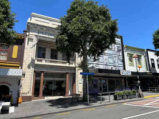 Grandeur in the West End