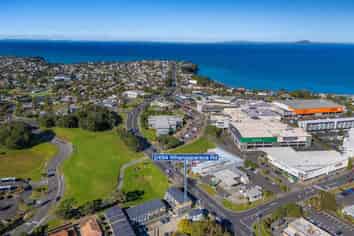 2/694 Whangaparaoa Road, Stanmore Bay