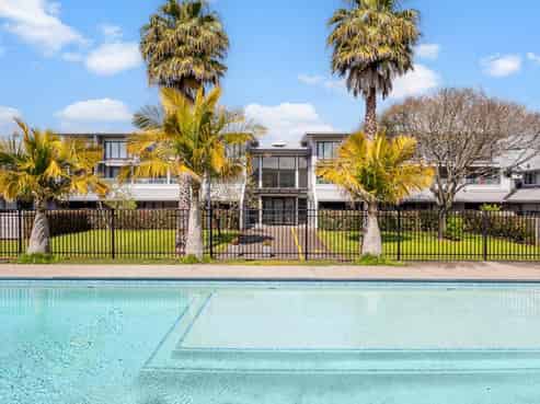 20C/30 Westward Ho, Glen Eden