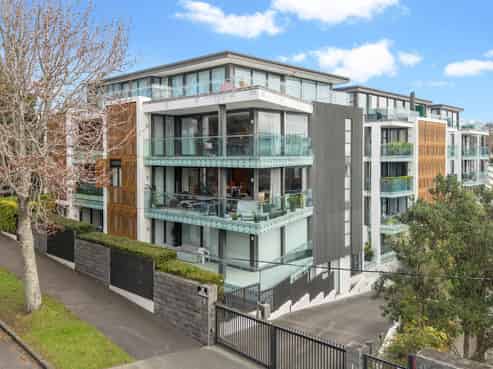 302/28 Balfour Road, Parnell