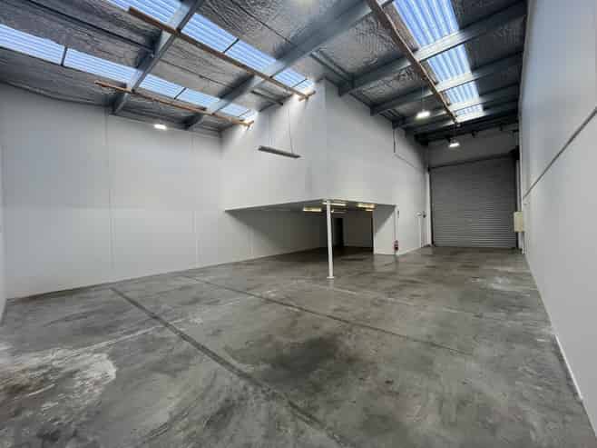 Tidy 255sqm unit in prime location