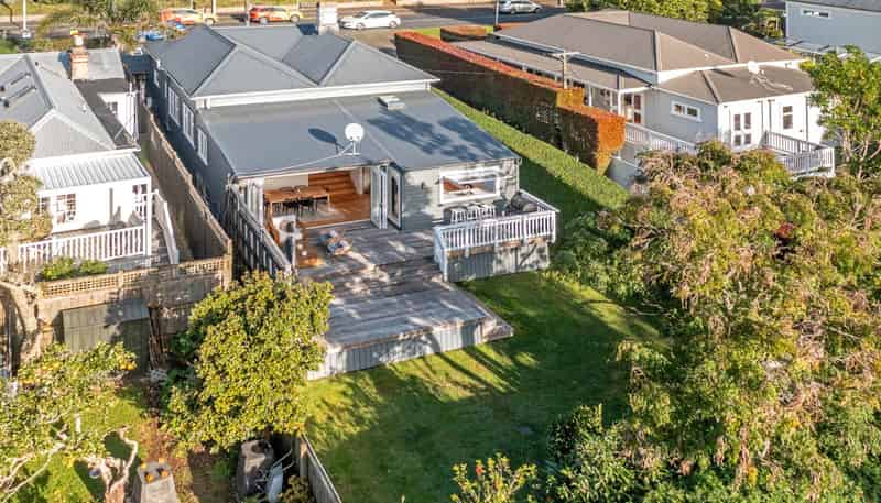 15 Albert Road, Devonport