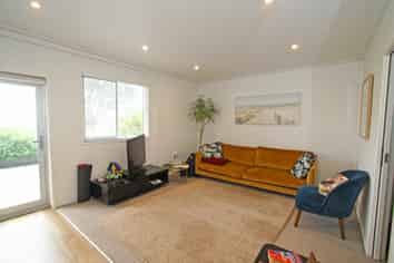 4/6 Belt Road, Moturoa