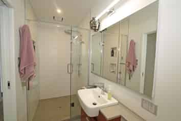4/6 Belt Road, Moturoa
