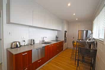 4/6 Belt Road, Moturoa