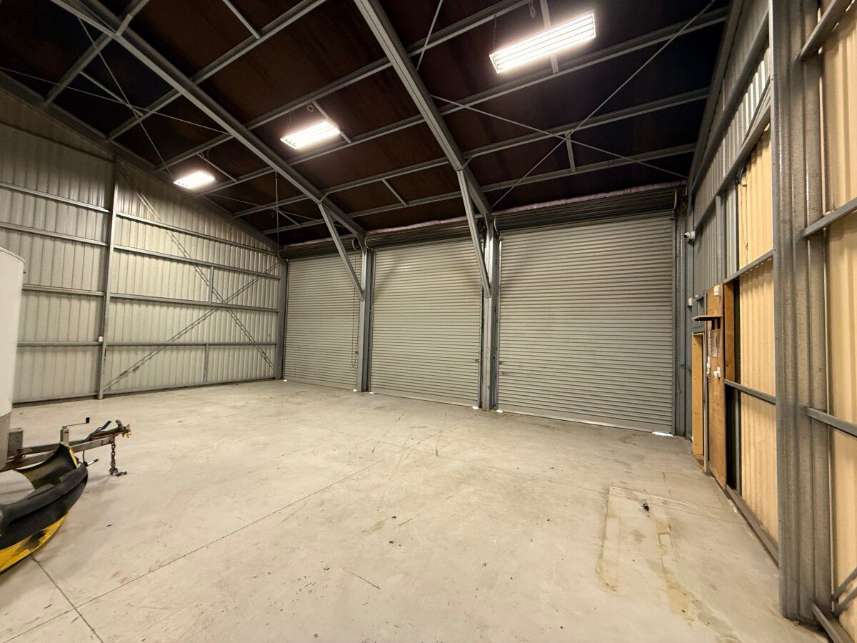 Modern Warehouse in Central Bell Block - Ansicht 4