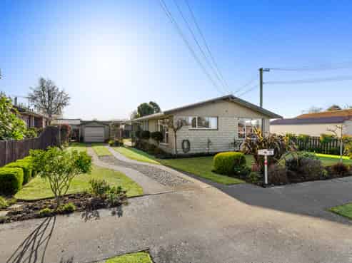96 Englefield Road, Northwood