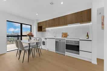 2/21 Baird Street, Howick