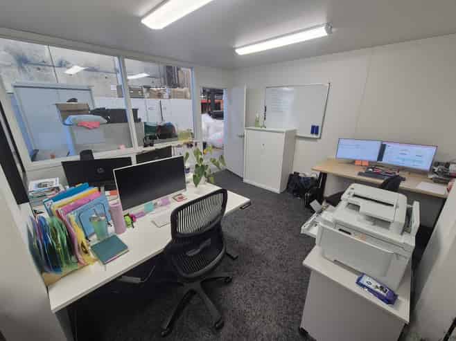 Great Unit in Broken Hill Road