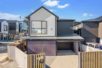 54  Kenmure Avenue, Forrest Hill